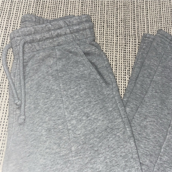 SOLD Aritzia Warm Up Set - Picture 3 of 4